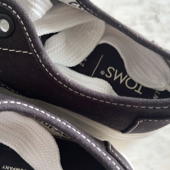 TOMS Cordones Lug Platform Sneakers, Black, size 7, NWOB - Picture 10 of 10